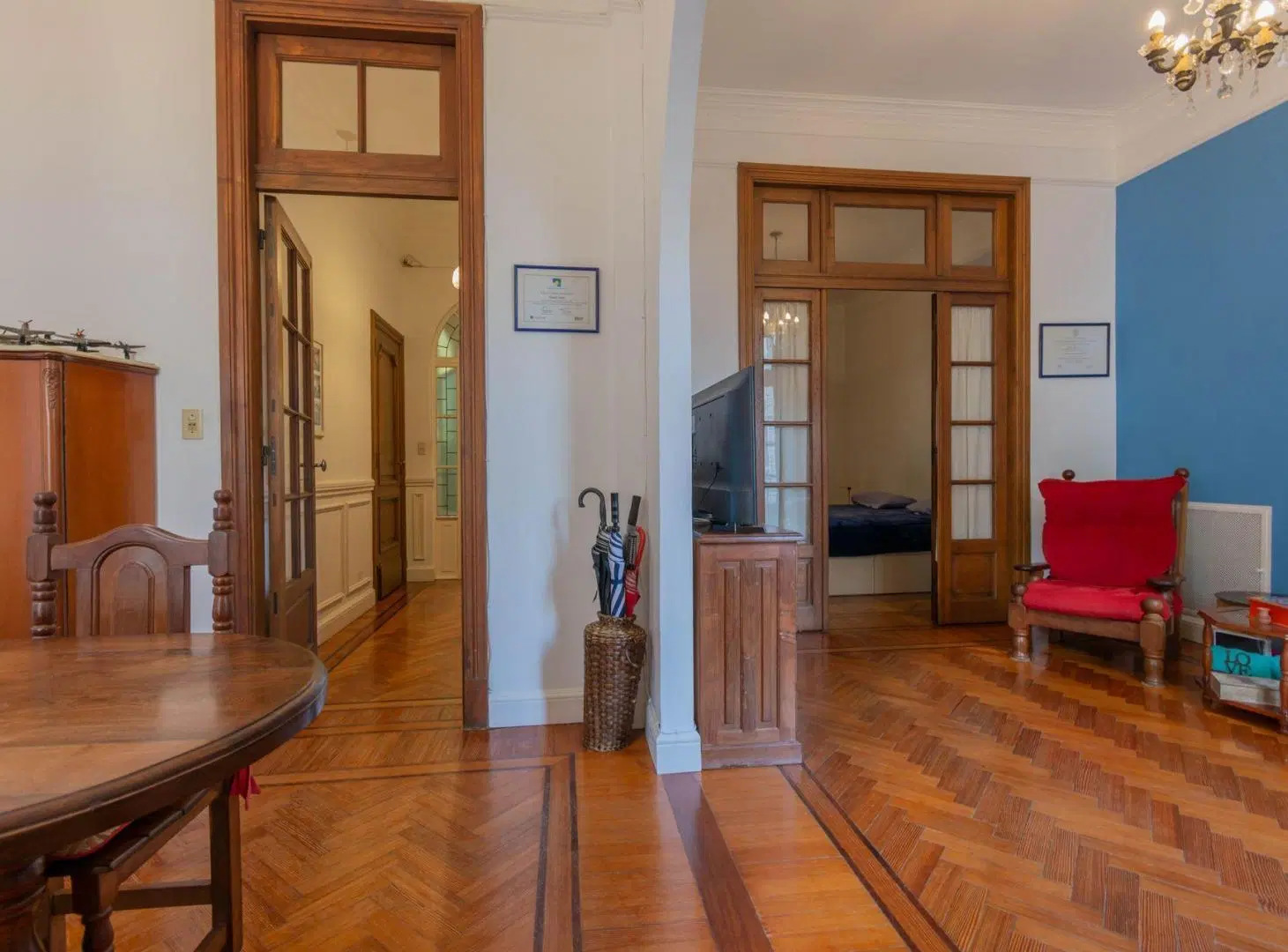 VENTA DEPARTAMENTO 4 AMB CON DEPEND. EN BALVANERA 2