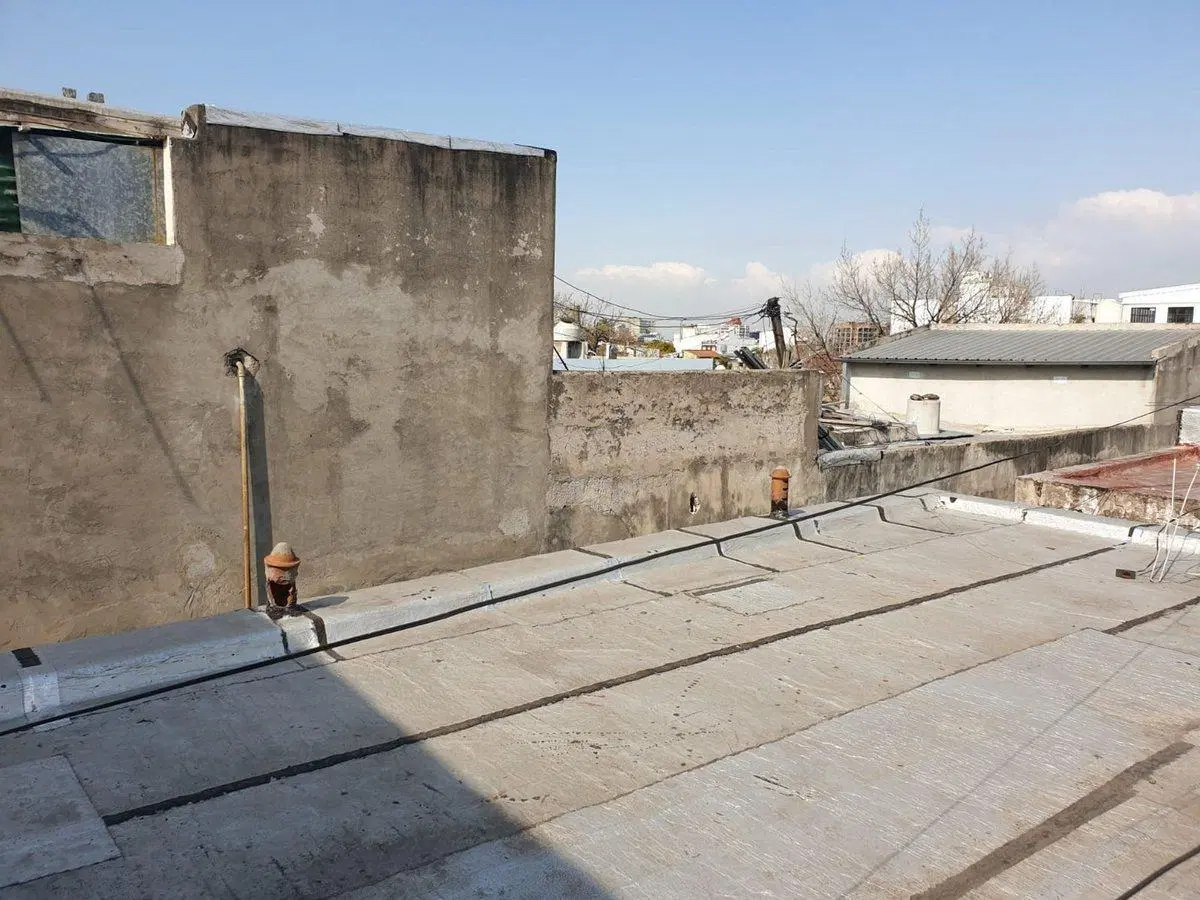 excelente terreno/  MAS casa a  RECICLAR BOEDO 8