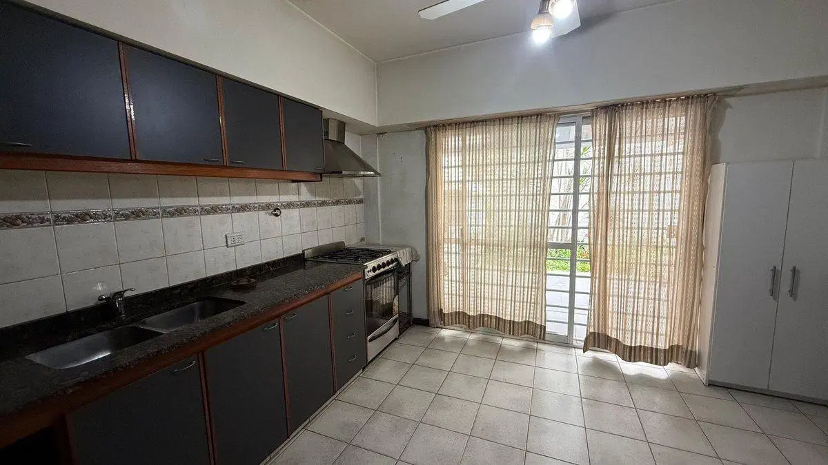 VENTA CASA TRIPLEX 4 AMBIENTES LANUS ESTE PARRILLA 3