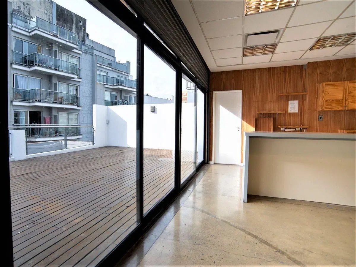 ALQUILER OFICINAS ABASTO. 1.250 M2 - TERRAZA 2