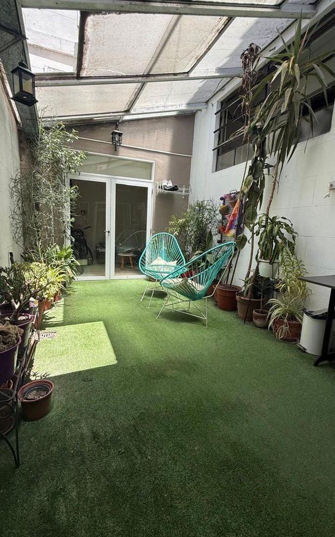 Venta ph 4 ambientes con patio en Caballito