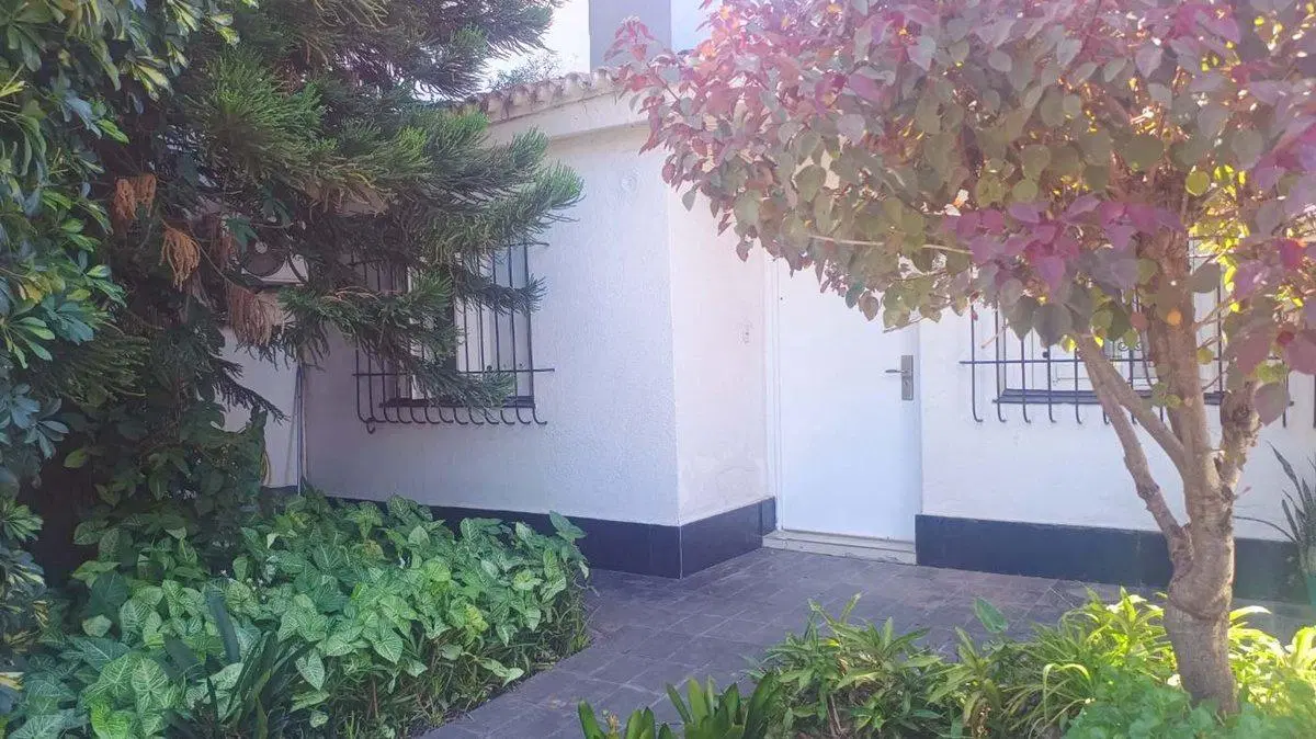 VENTA CASA 5 AMB CON PILETA, REMODELADA, C. EVITA 3