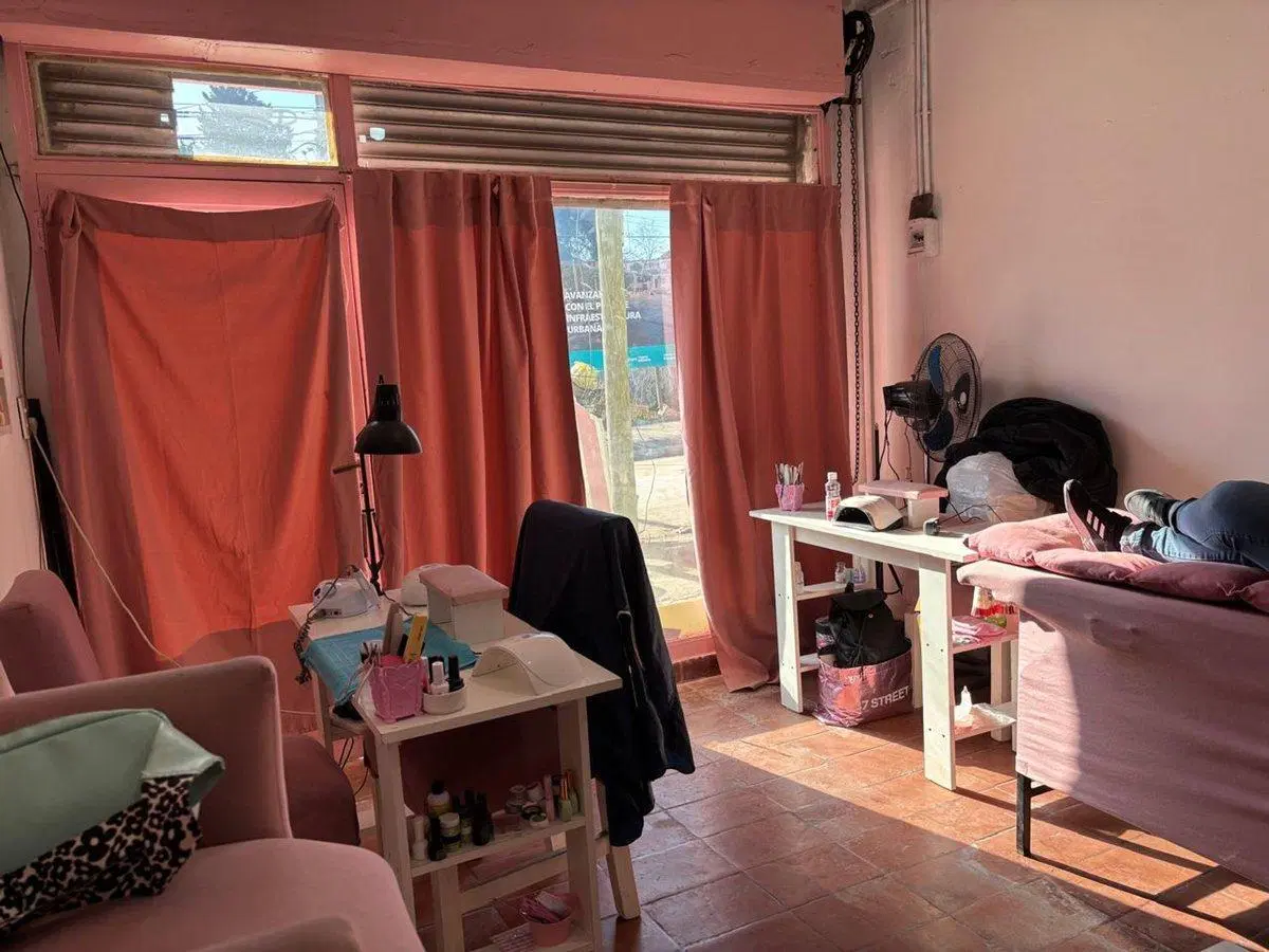 Locales + vivienda multif. en venta en Hurlingham. 2