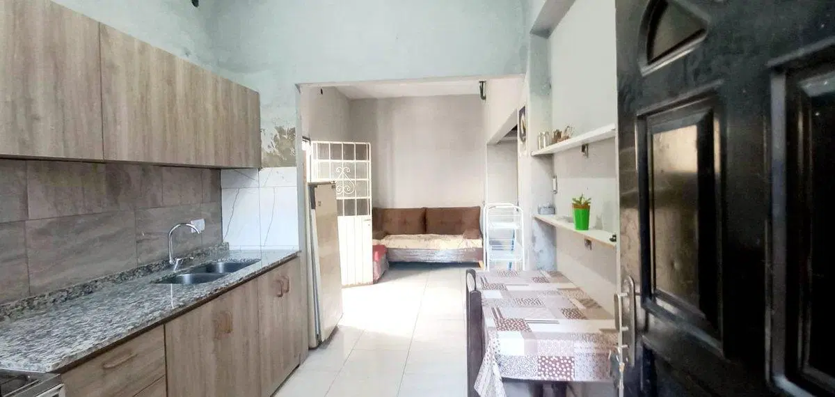 VENTA CASA 2 ambientes en Caseros con cochera 3