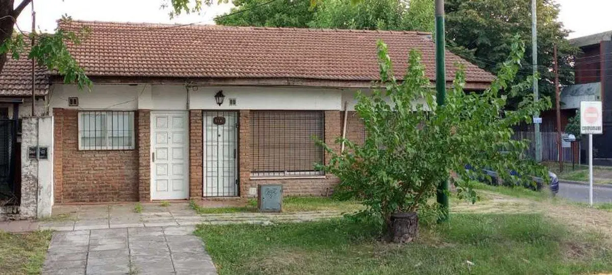 VENTA CASA EN ESQUINA 4 AMBIENTES - ITUZAINGO 4