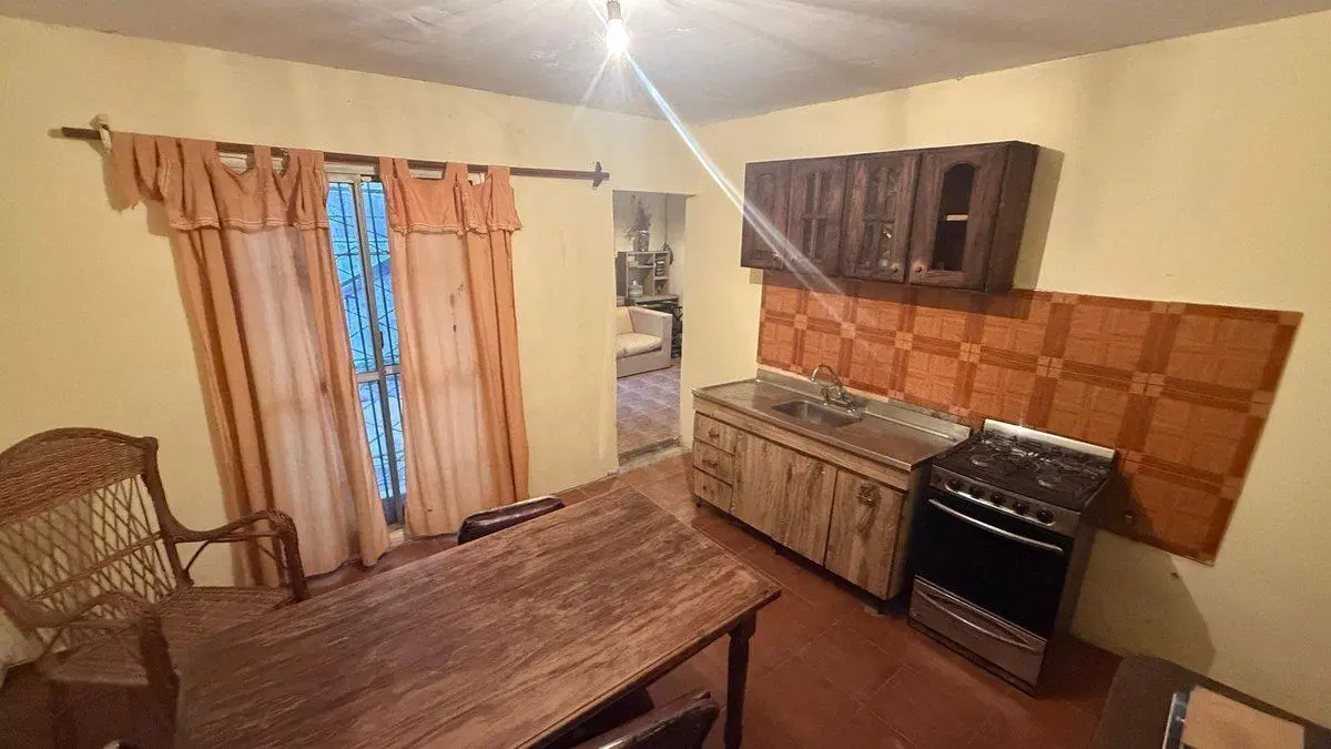 VENTA PH 3 AMBIENTES COCHERA Y PATIO LANUS 4