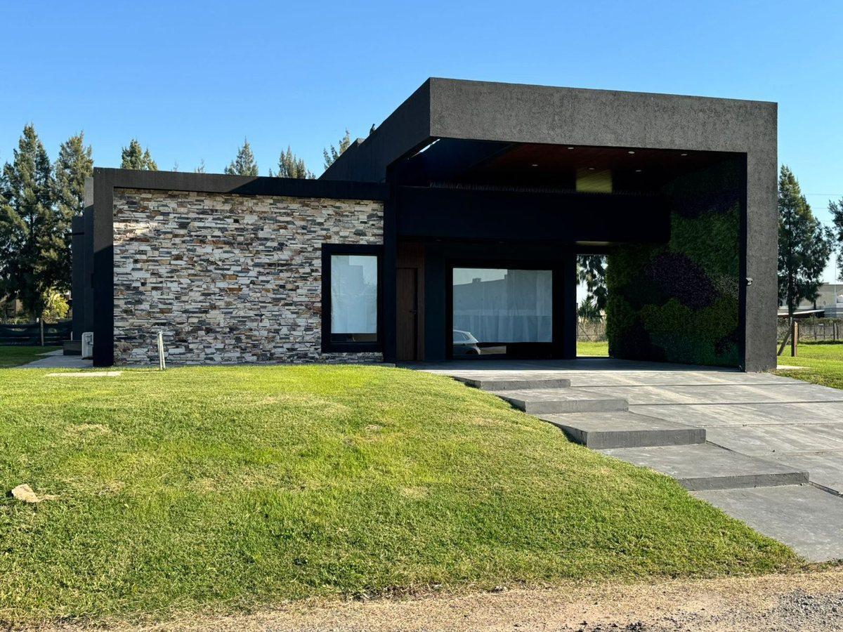 VENTA CASA 4 AMB PILETA CRUZ DEL SUR, SAN VICENTE