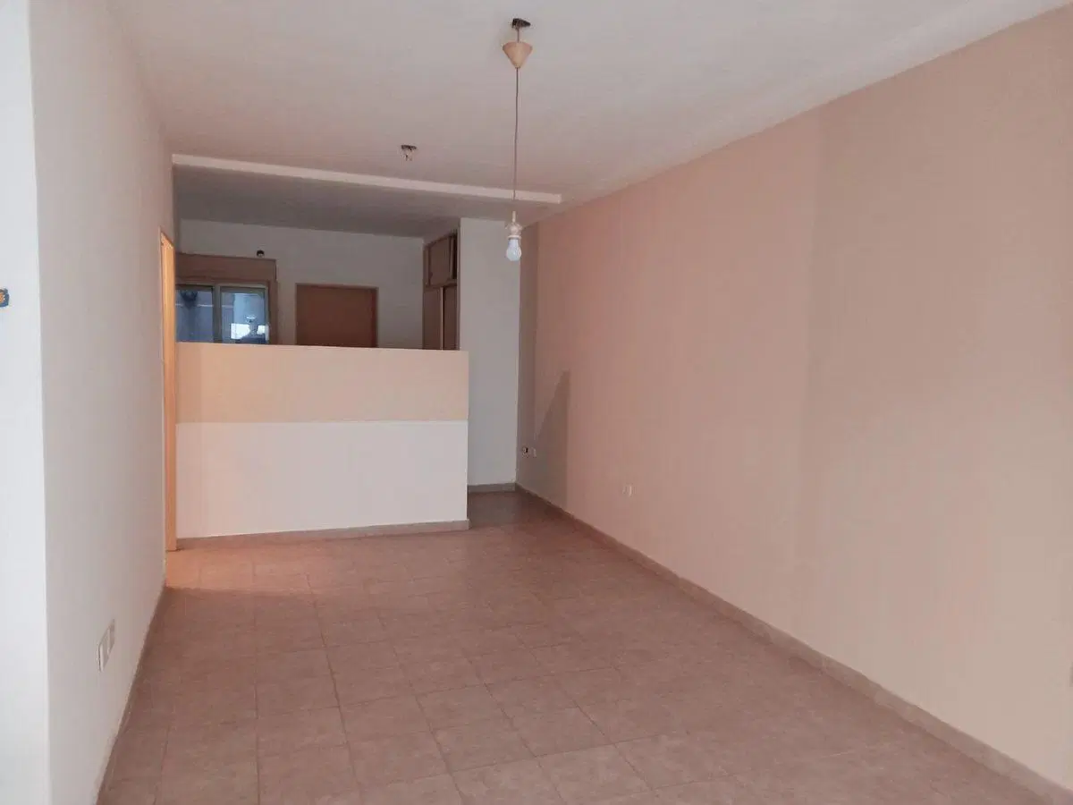 VENTA MONOAMBIENTE CON TOILETTE Y PATIO, FLORES 5