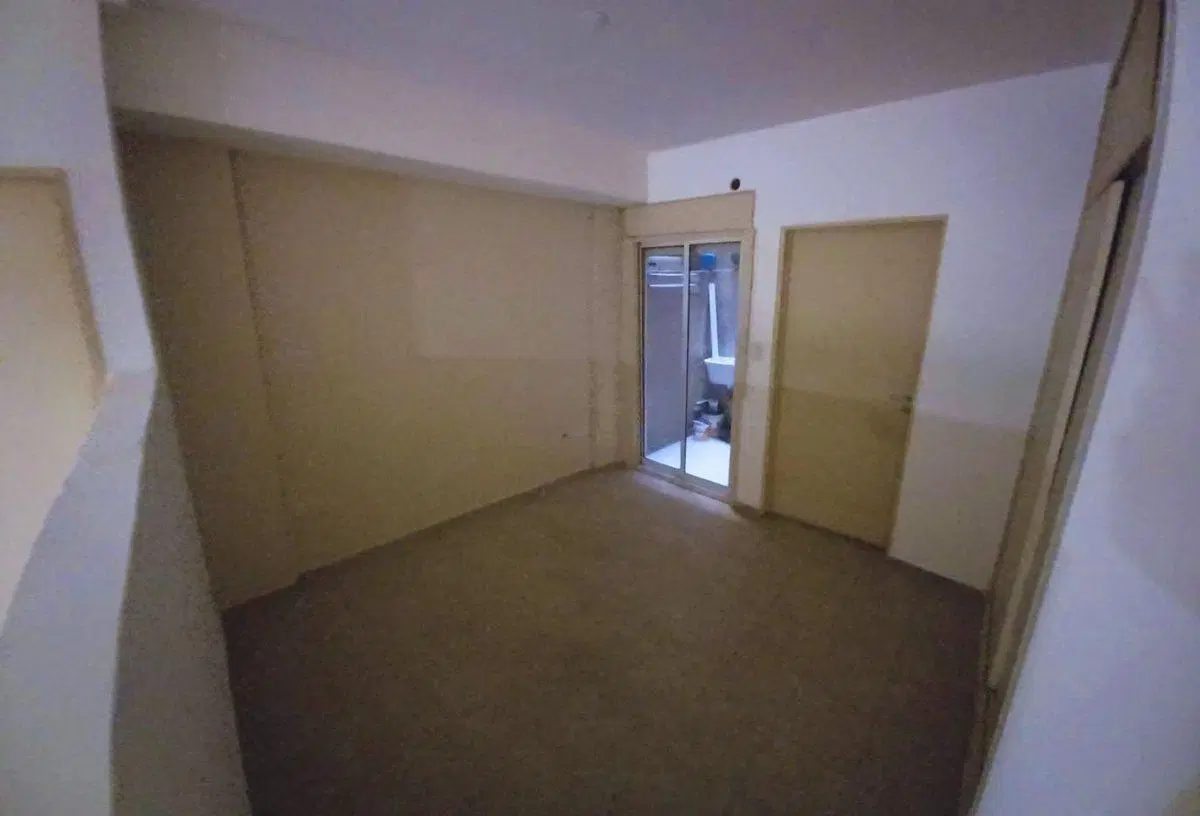 VENTA MONOAMBIENTE CON TOILETTE Y PATIO, FLORES 4