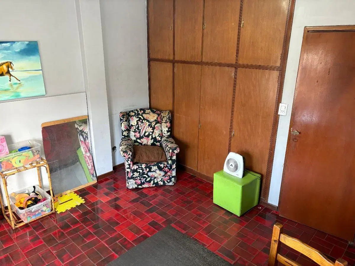 Casa  en venta con jardín  en San Justo 5