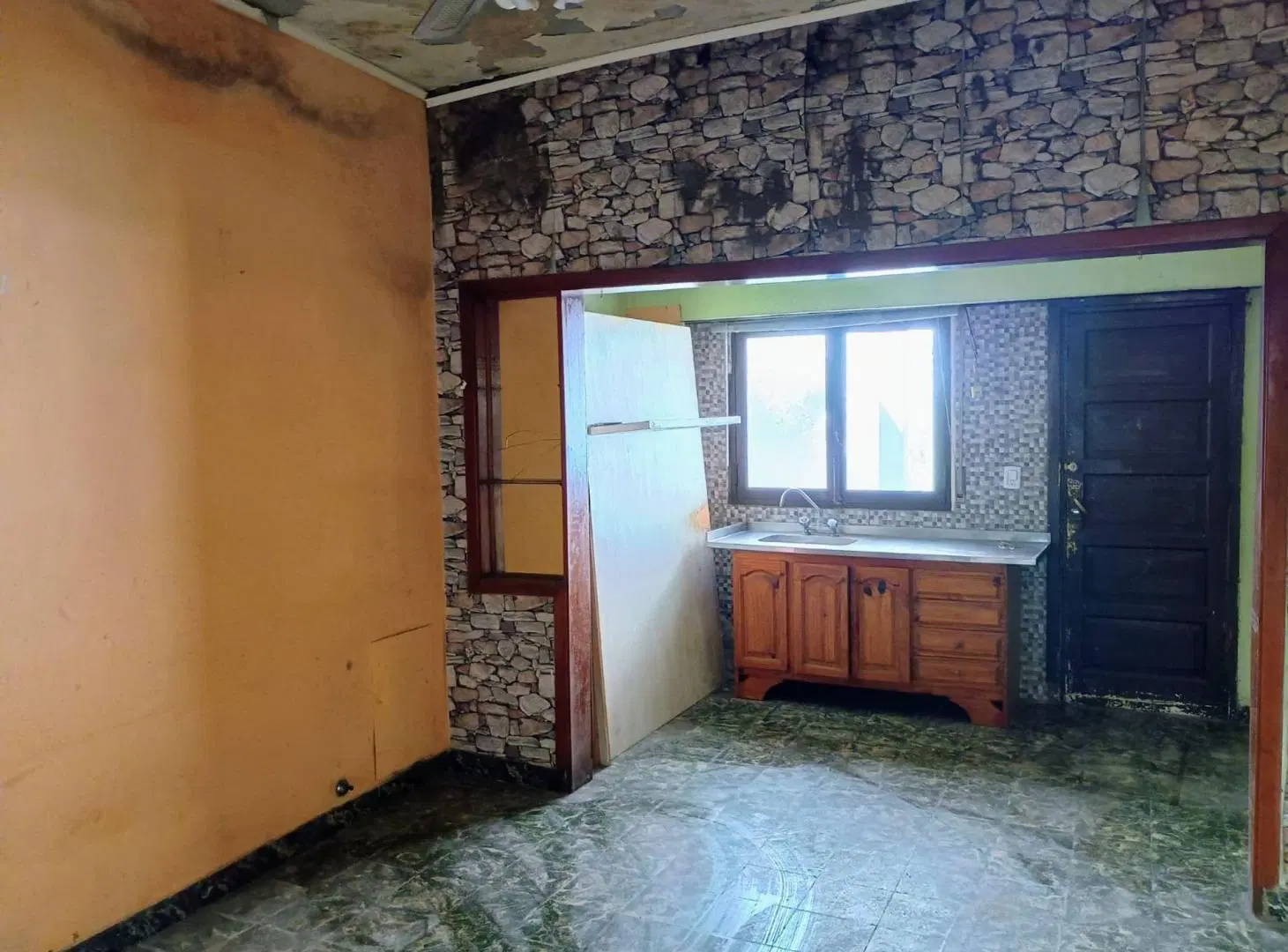 VENTA CASA 5AMB EN TURDERA C/COCHERA 2 PATIOS 4