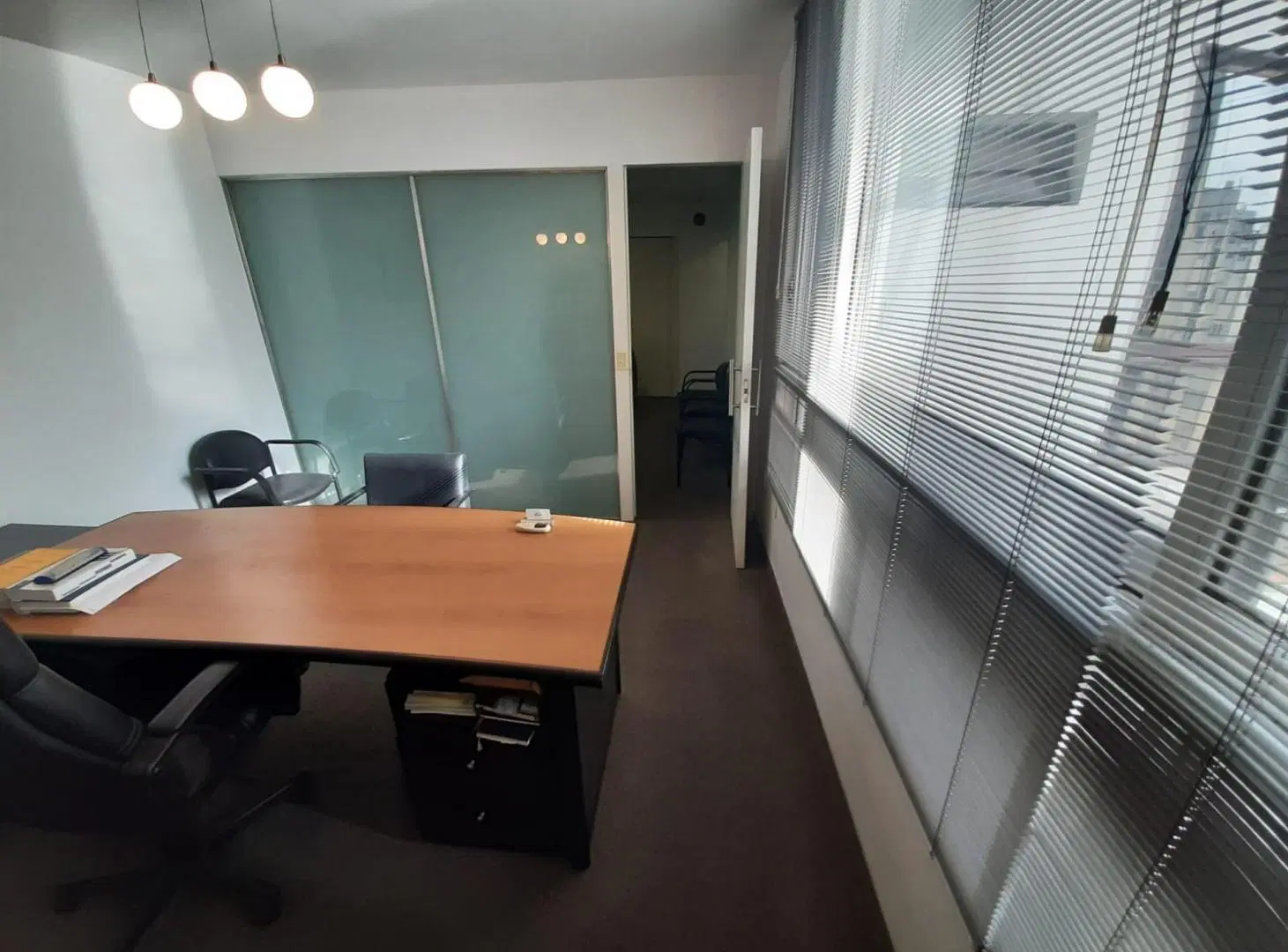 Venta de oficina en Juan Domingo Peron 1500 4