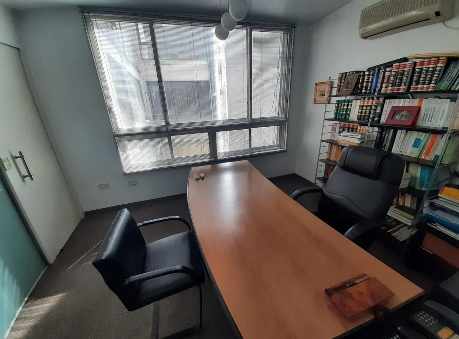 Venta de oficina en Juan Domingo Peron 1500 2