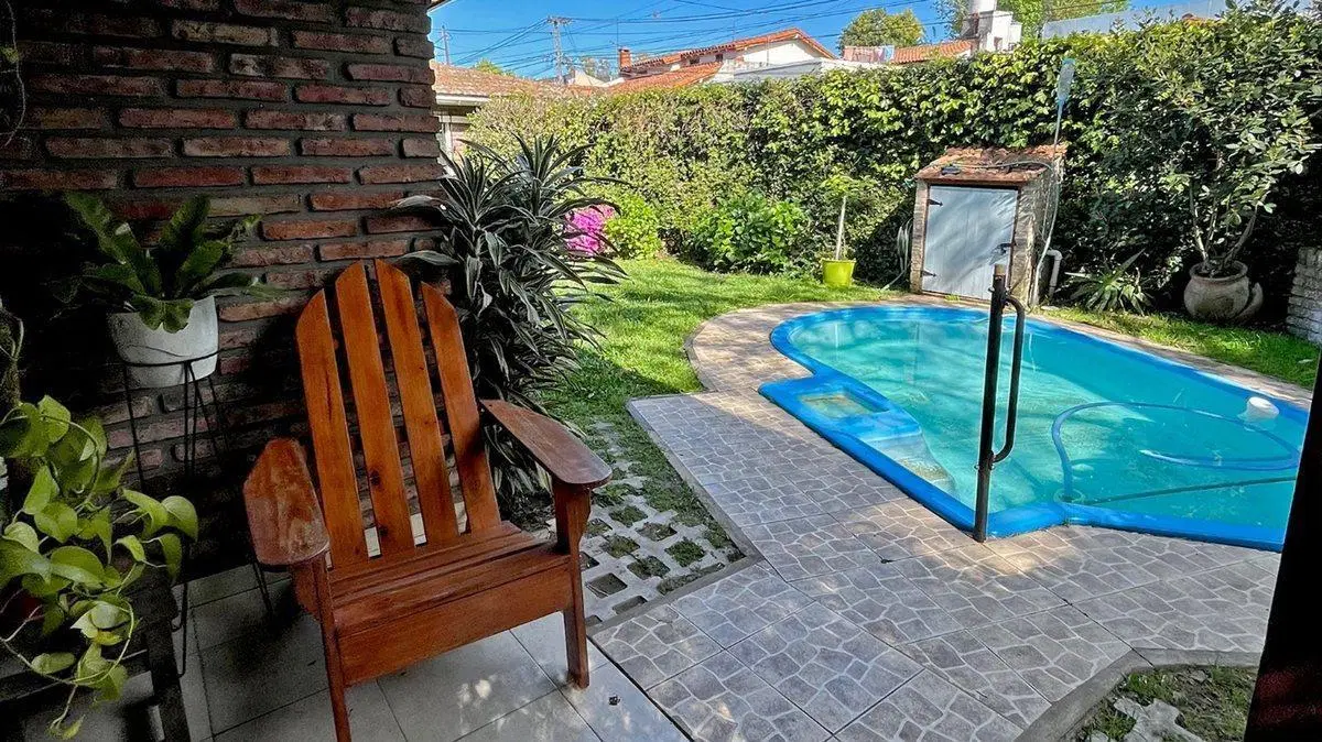 Venta Casa Boulogne 5 amb cochera jardin y pileta 2