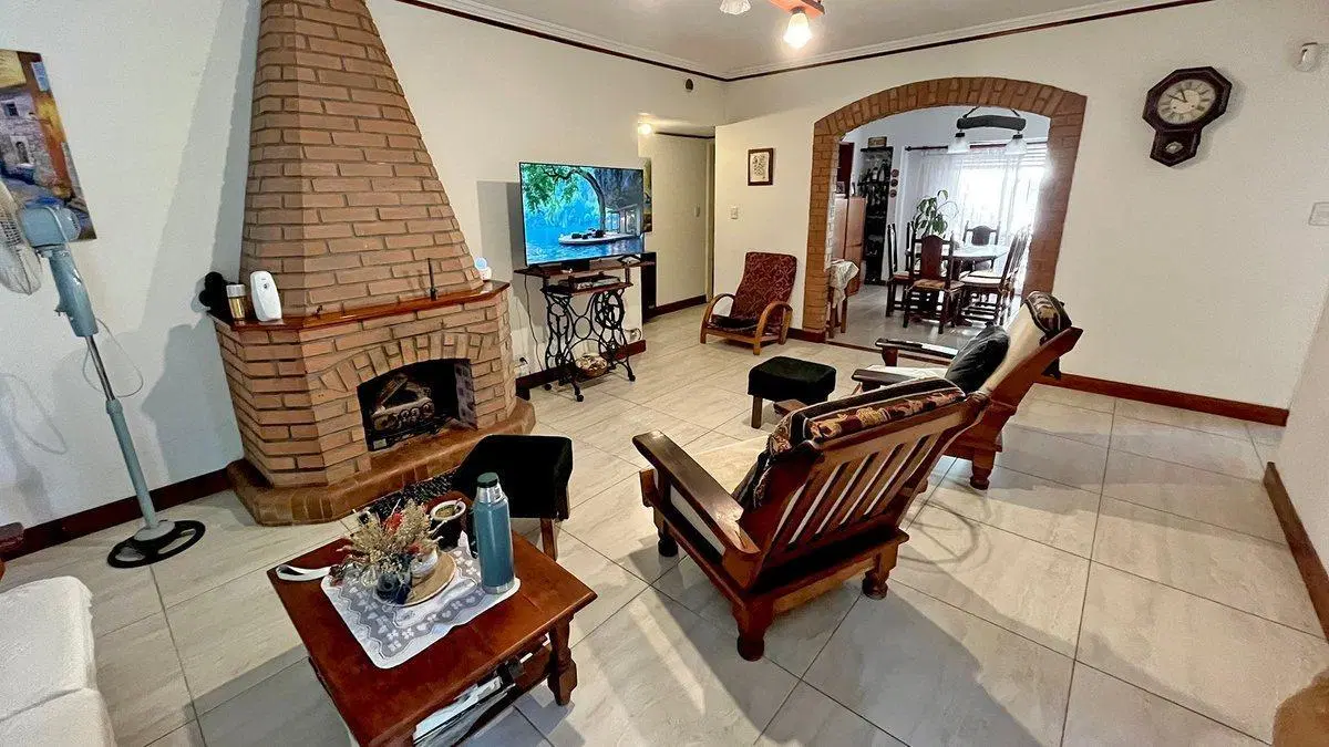 Venta Casa Boulogne 5 amb cochera jardin y pileta 4