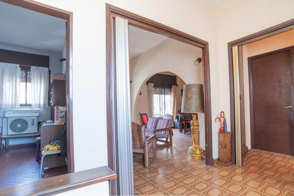 Foto de Venta PH 4 ambientes Colegiales luminoso c/terraza, imagen 3