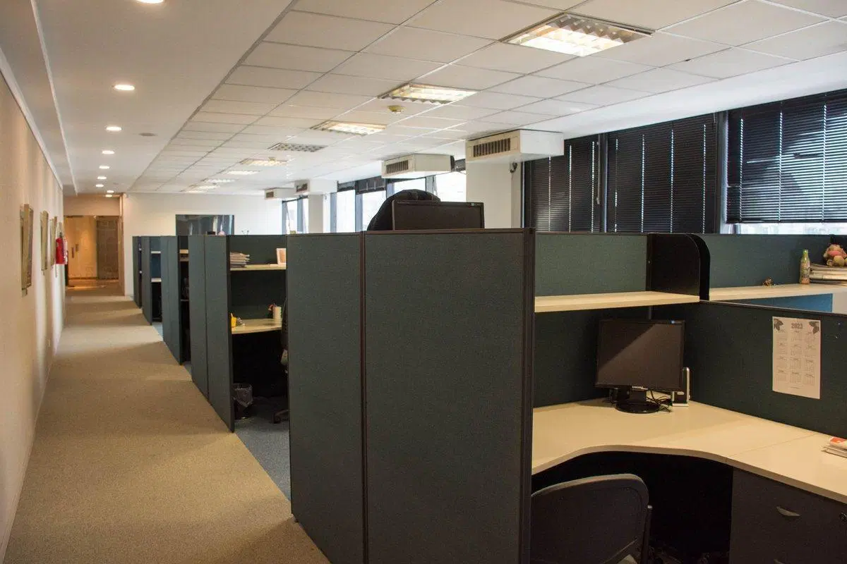 VENTA OFICINA 2 PISOS EDIFICIO LA PRENSA 3