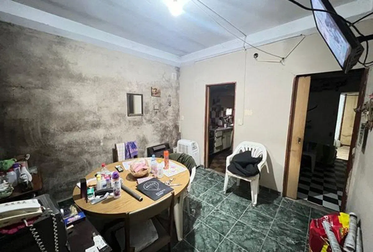 CASA EN VENTA EN ALEJANDRO KORN AMPLIO TERRENO 8