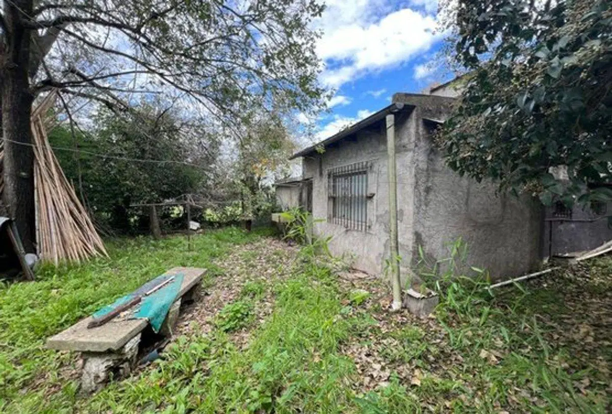 CASA EN VENTA EN ALEJANDRO KORN AMPLIO TERRENO 5