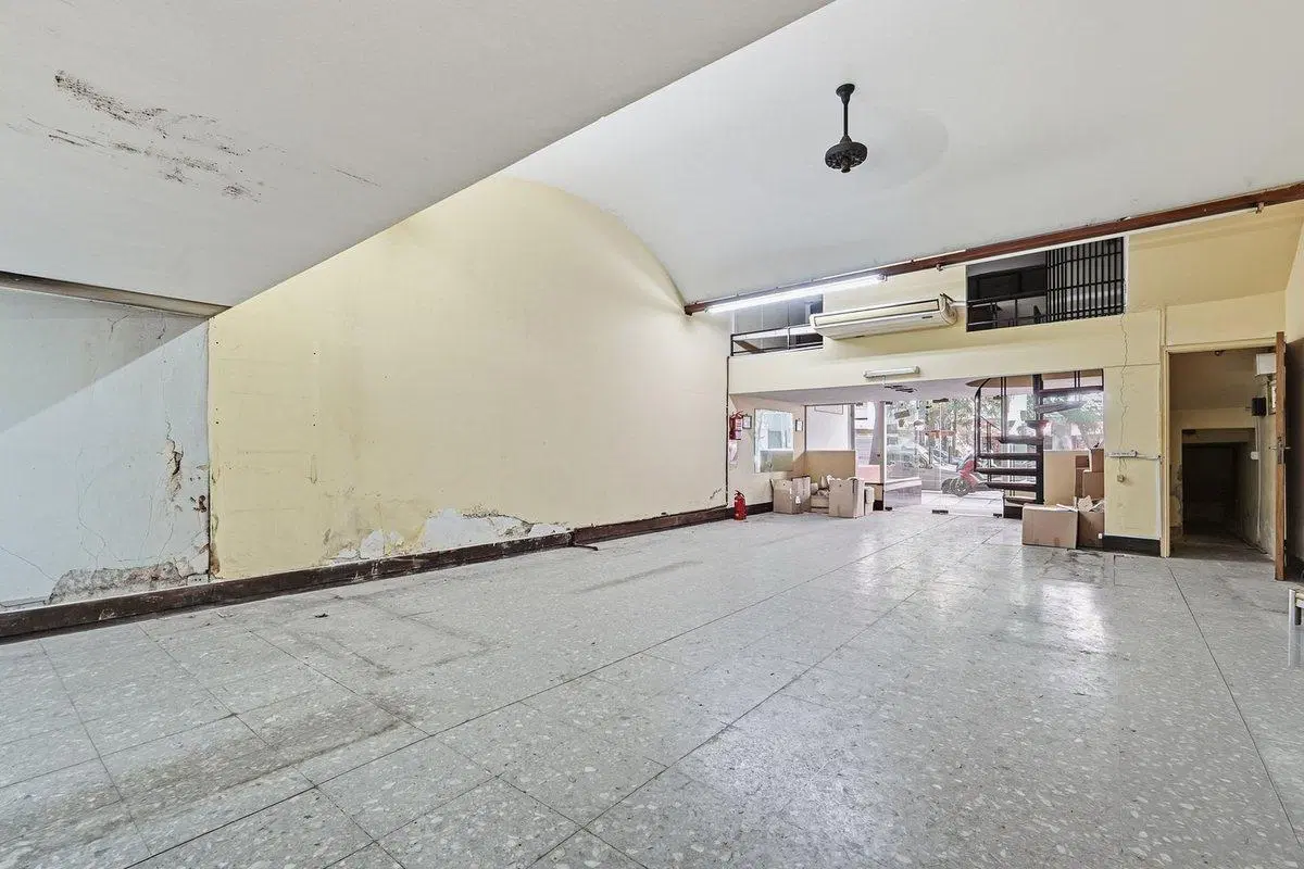 ALQUILER IMPORTANTE LOCAL COMERCIAL AV. RIVADAVIA 3