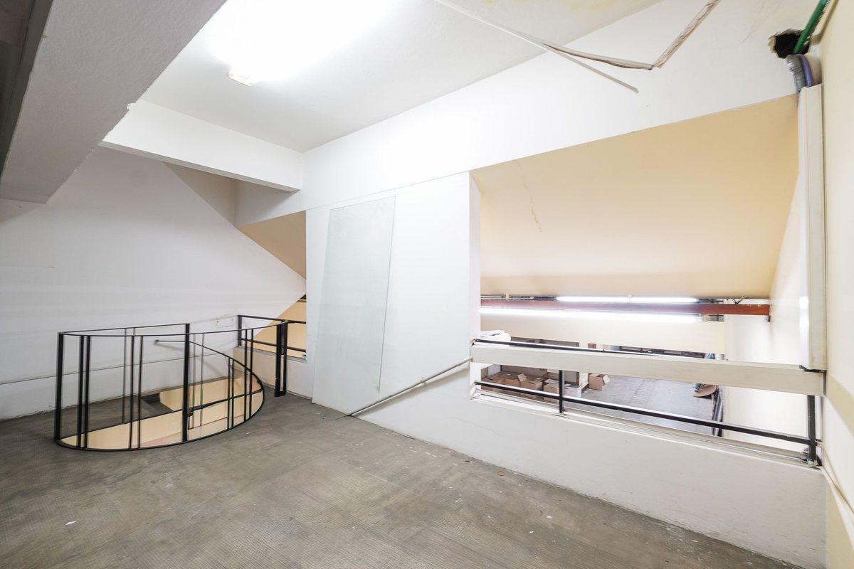 VENTA IMPORTANTE LOCAL COMERCIAL - AV. RIVADAVIA