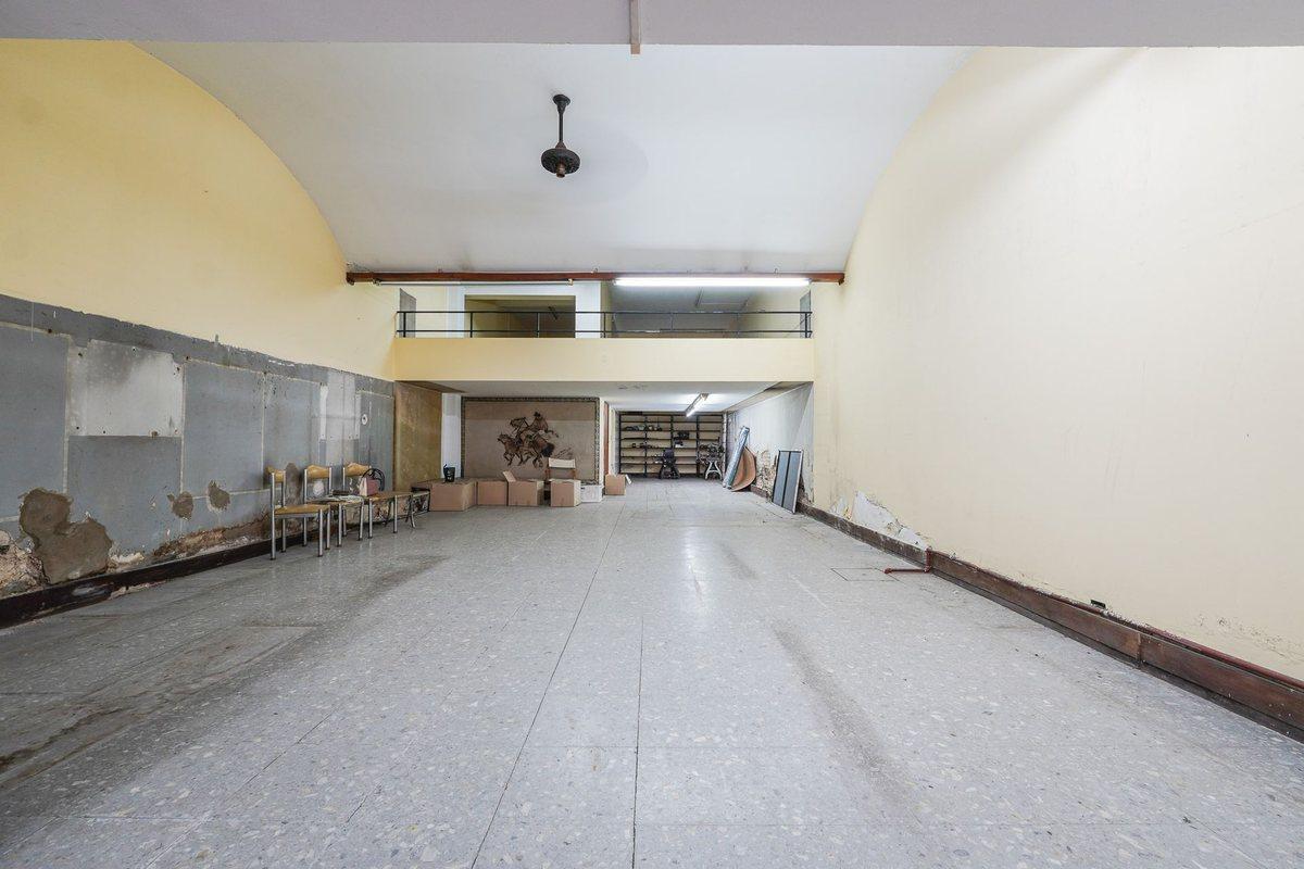 VENTA IMPORTANTE LOCAL COMERCIAL - AV. RIVADAVIA