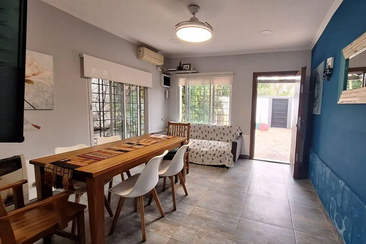 venta CASA 3 ambientes  quincho y patio - BERNAL 5