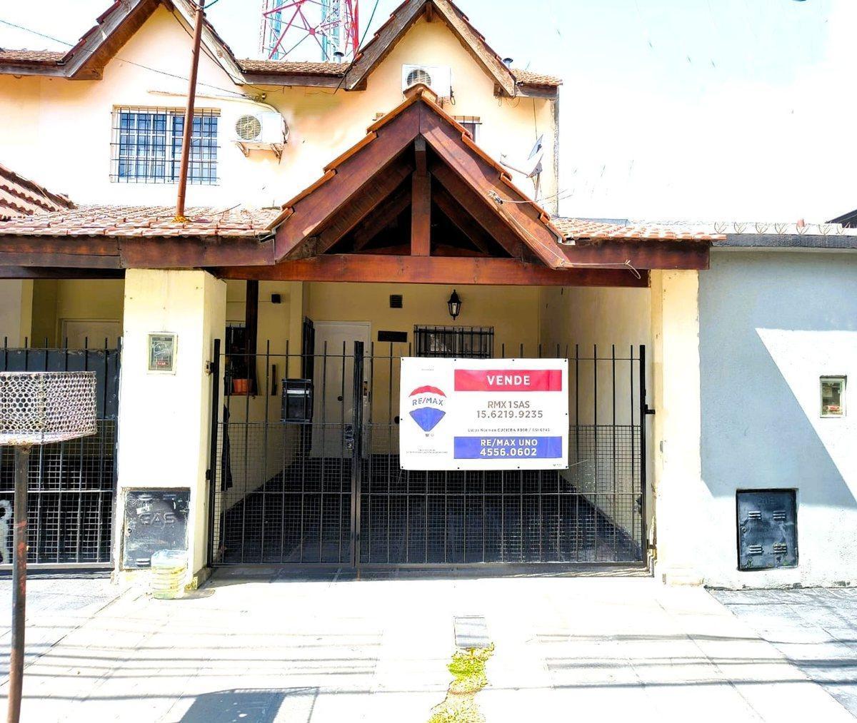 VENTA TRIPLEX C/PARRILLA EXC UBICACION, SAN MIGUEL