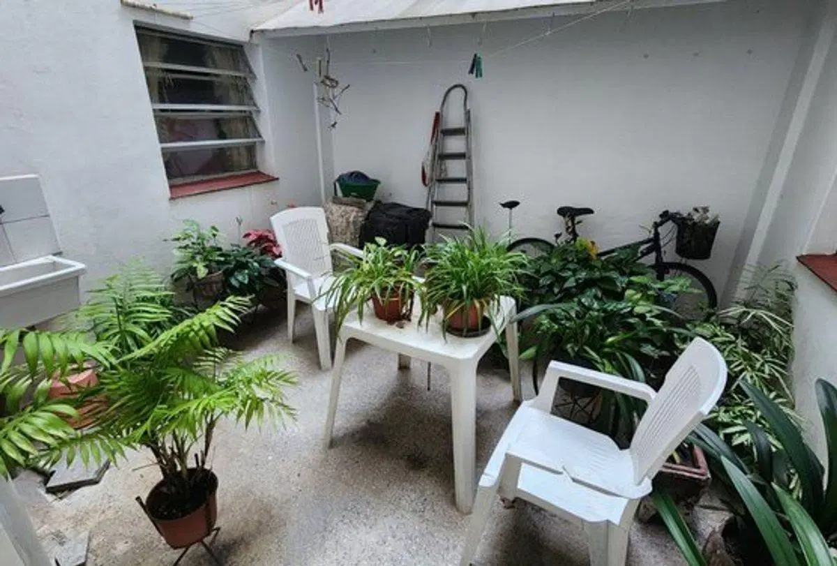 Venta Departamento 4 ambientes con Patio en Flores 2