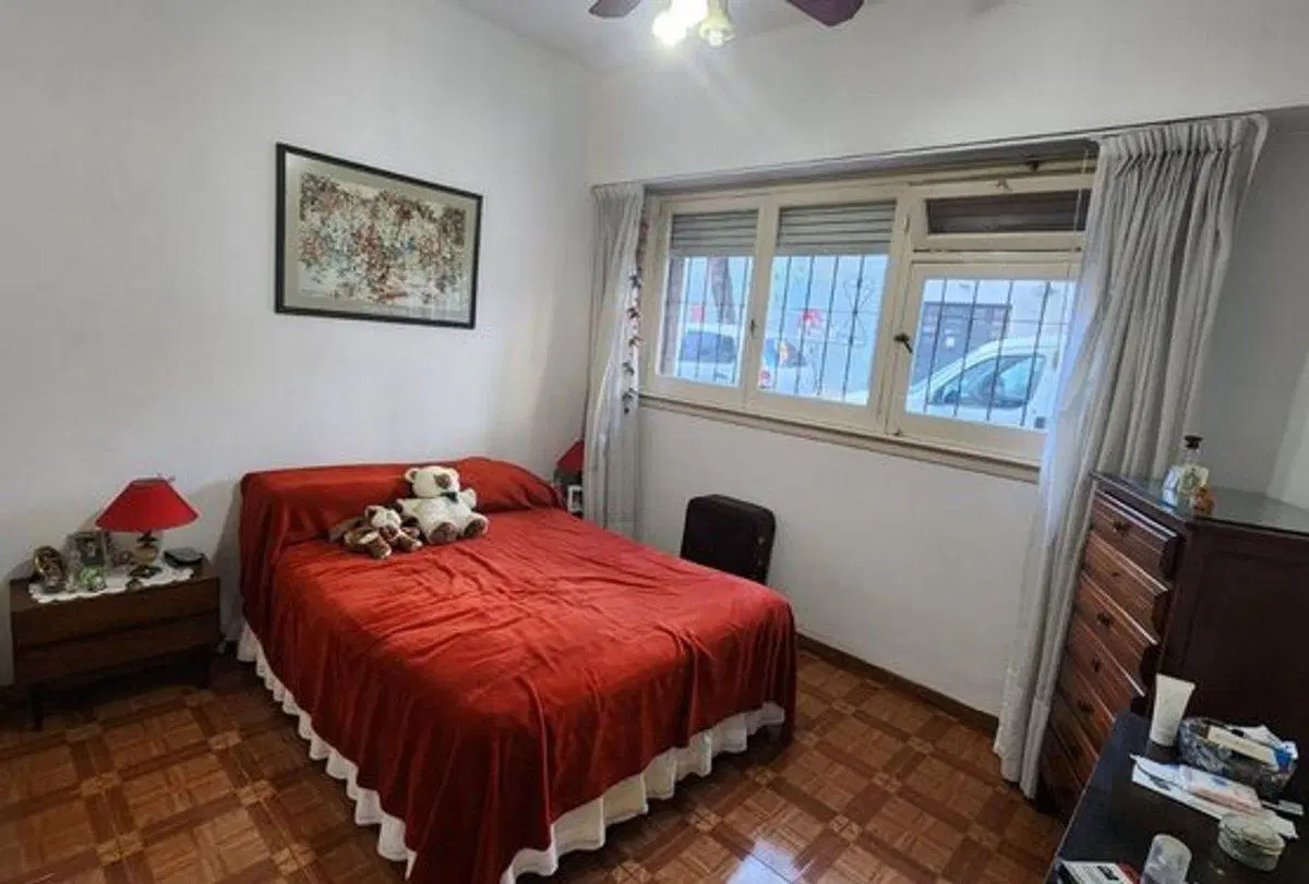 Venta Departamento 4 ambientes con Patio en Flores 5