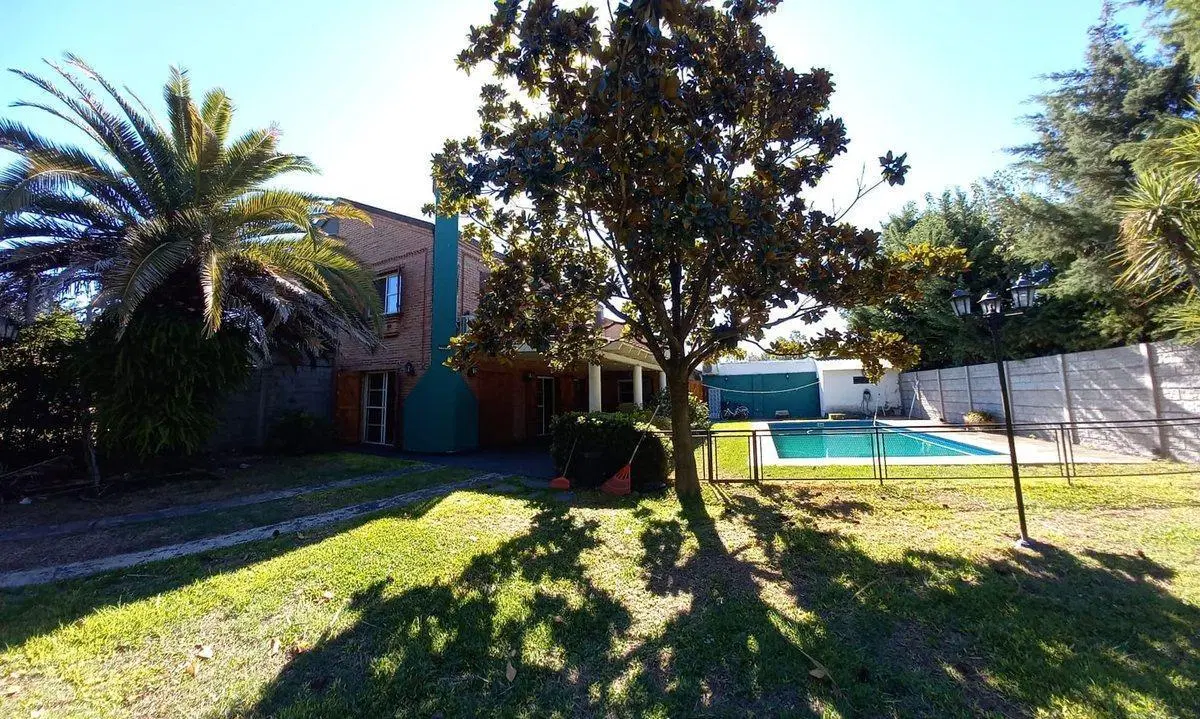 VENTA CASA 5 AMB CON PILETA,BARRIO LA CELIA,EZEIZA 4