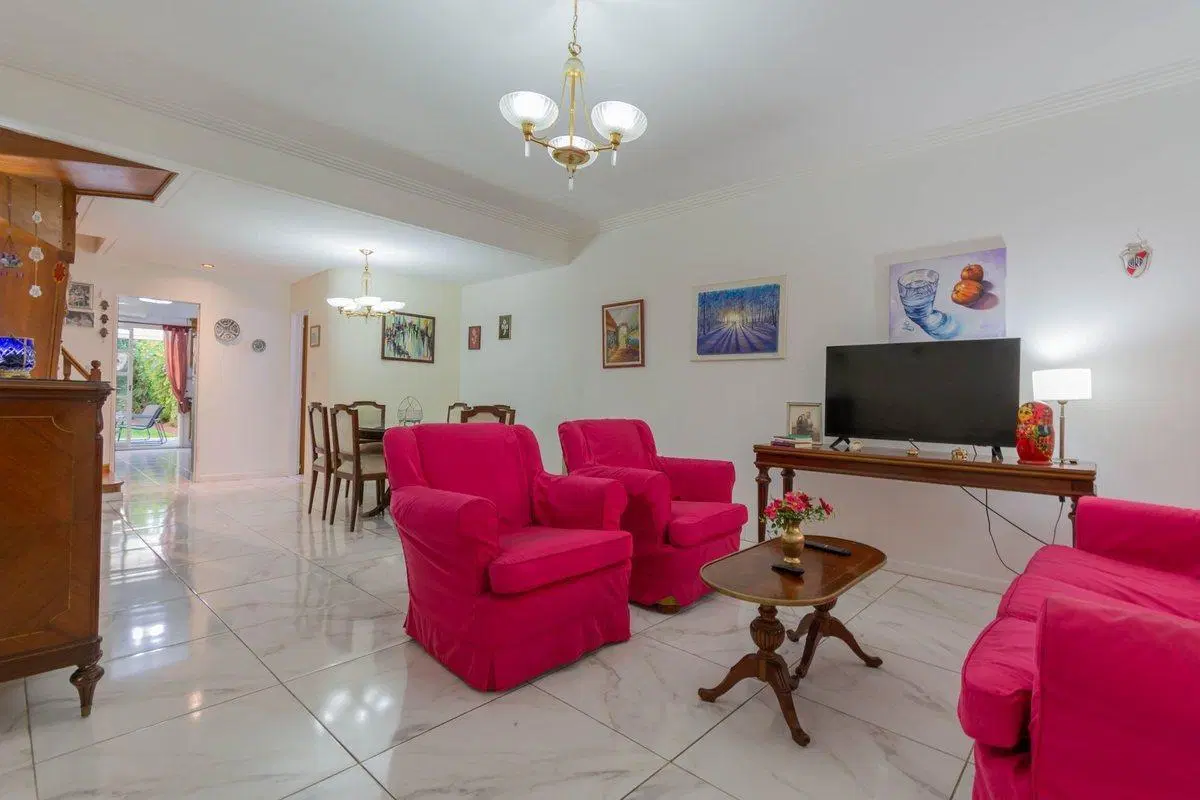VENTA DÚPLEX C/COCHERA, JARDÍN, QUINCHO EN ALMAGRO 5