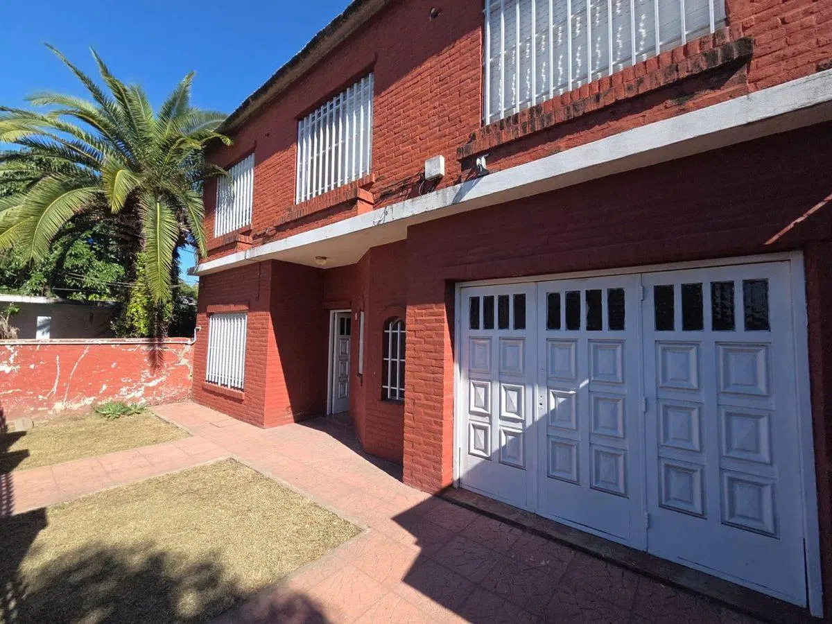 VENTA CASA CON POTENCIAL Y GRAN FONDO, SAN MIGUEL 2