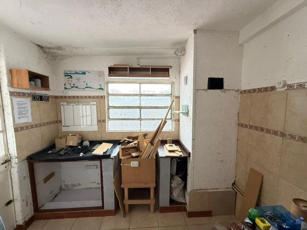 VENTA DE CASA 4 AMBIENTES EN LOTE PROPIO - OLIVOS 5