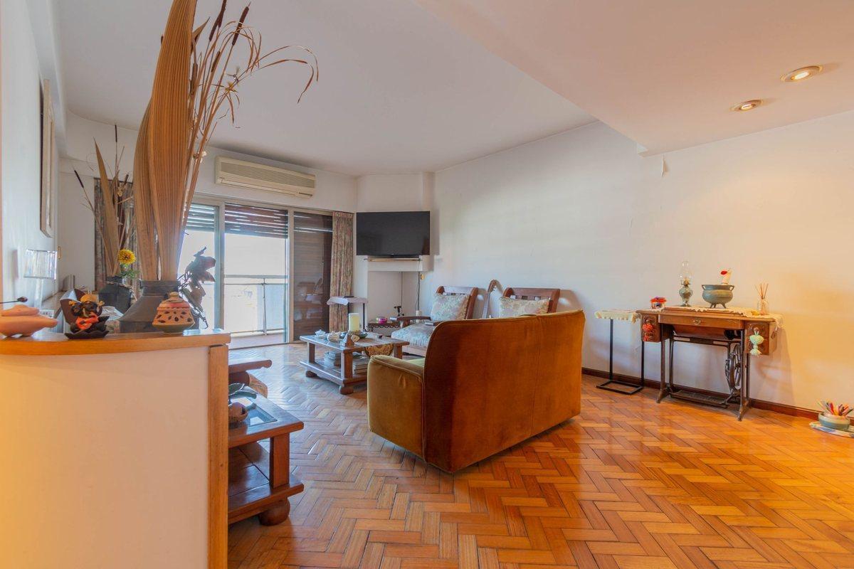 Foto de VENTA 4 AMB + COCHERA. PISO ALTO. CAÑITAS, imagen 4