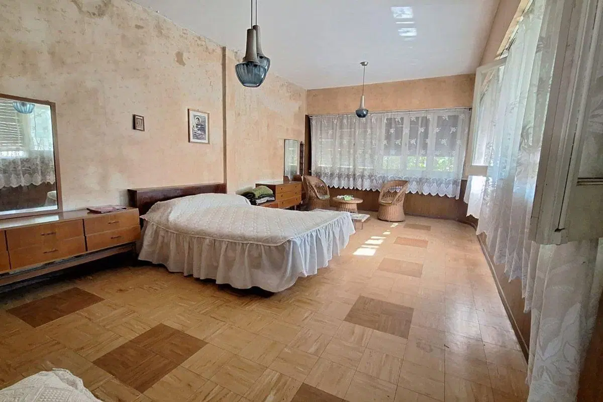 VENTA casa Quilmes - 4 amb + jardin y terraza 3