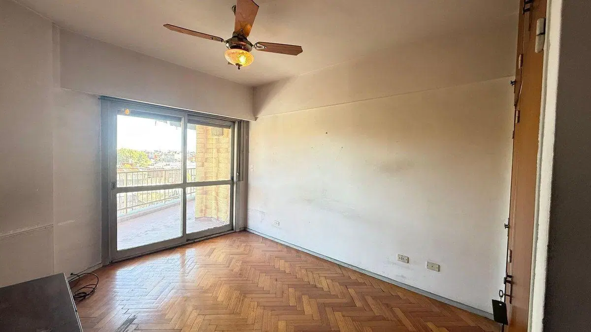 VENTA 4 AMBIENTES BALCON COCHERA PATERNAL 4