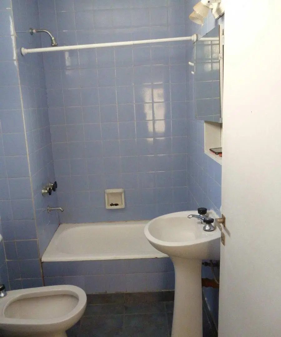 Monoambiente . Cocina kitchenette. Baño Completo . 2