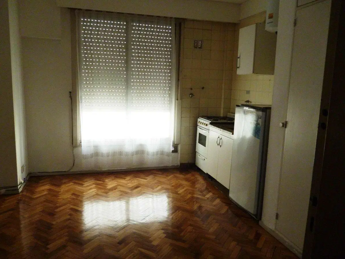 Monoambiente . Cocina kitchenette. Baño Completo . 5