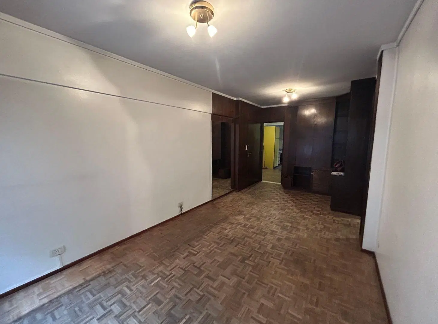 VENDE DEPARTAMENTO 3 AMB Y DEP Y BALCON EN FLORES 2