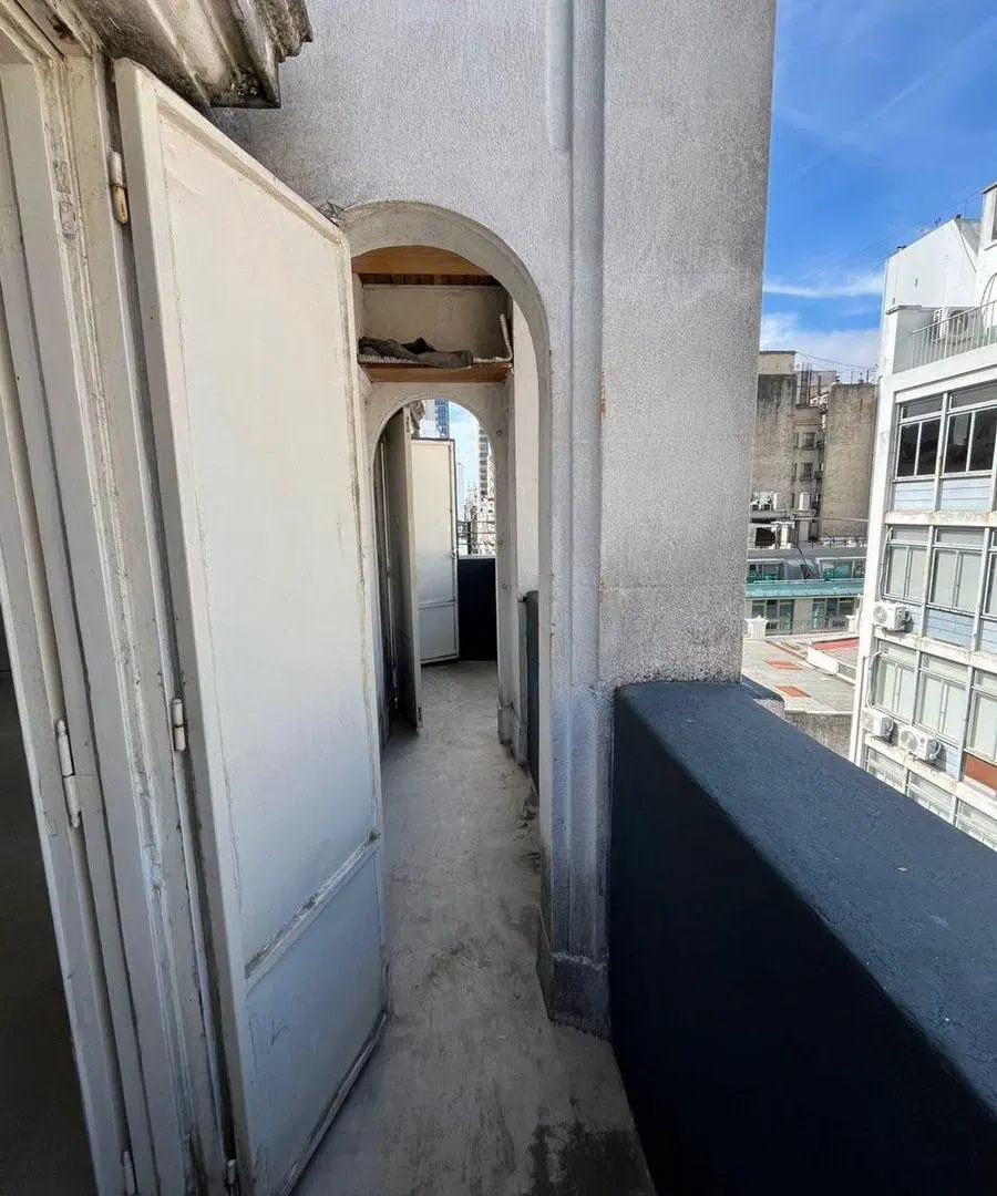 Venta de piso de 3 amb con balcon en B San nicolas 3