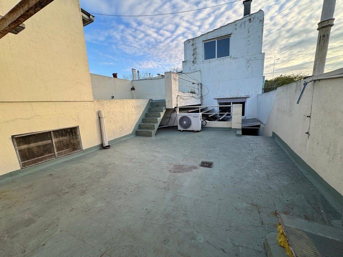 VENTA PH 3 AMB CON TERRAZA EN FLORES SIN EXPENSAS