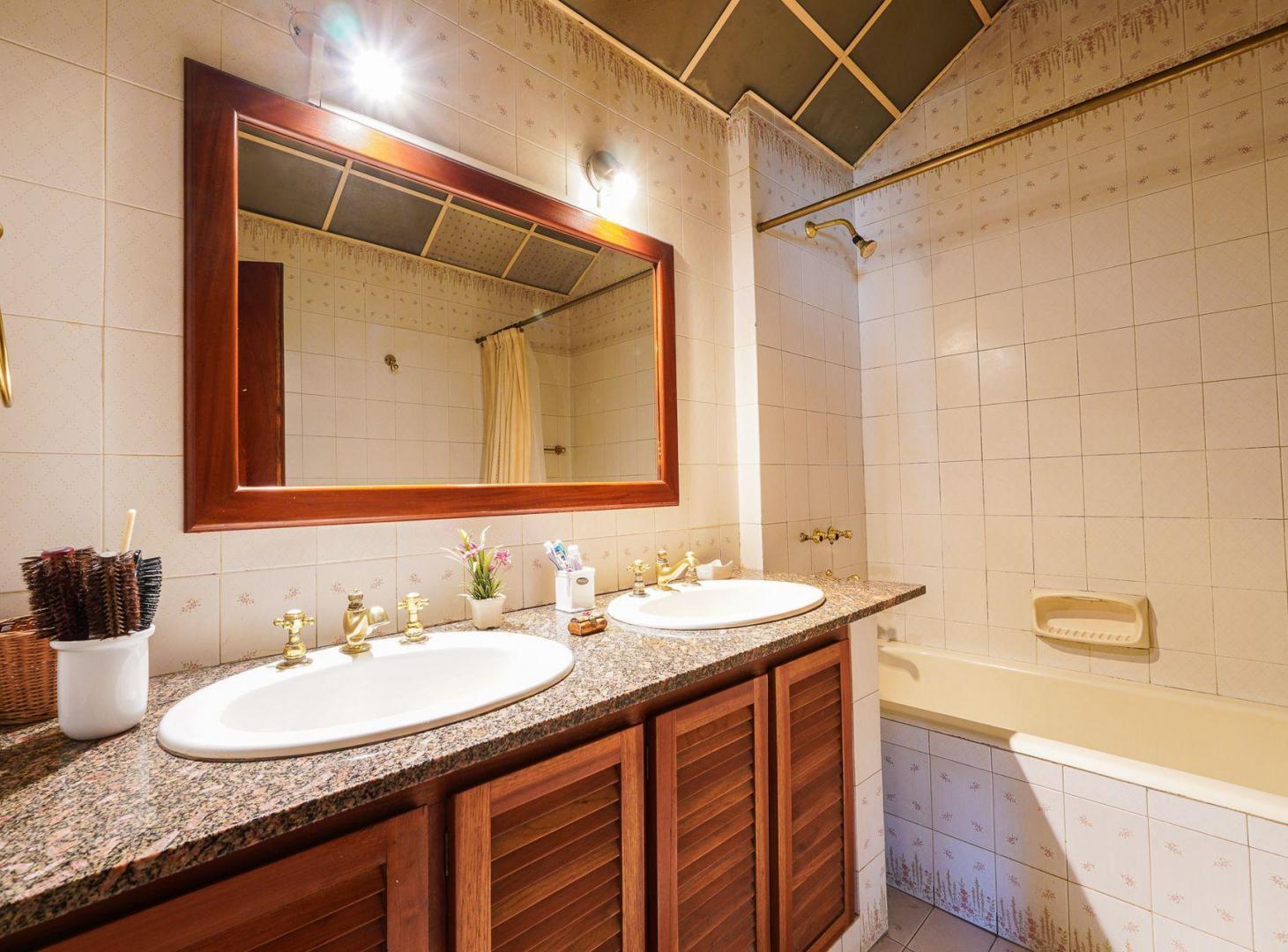 VENTA CASA LOTE PROPIO 6 AMBIENTES- VELEZ SARFIELD