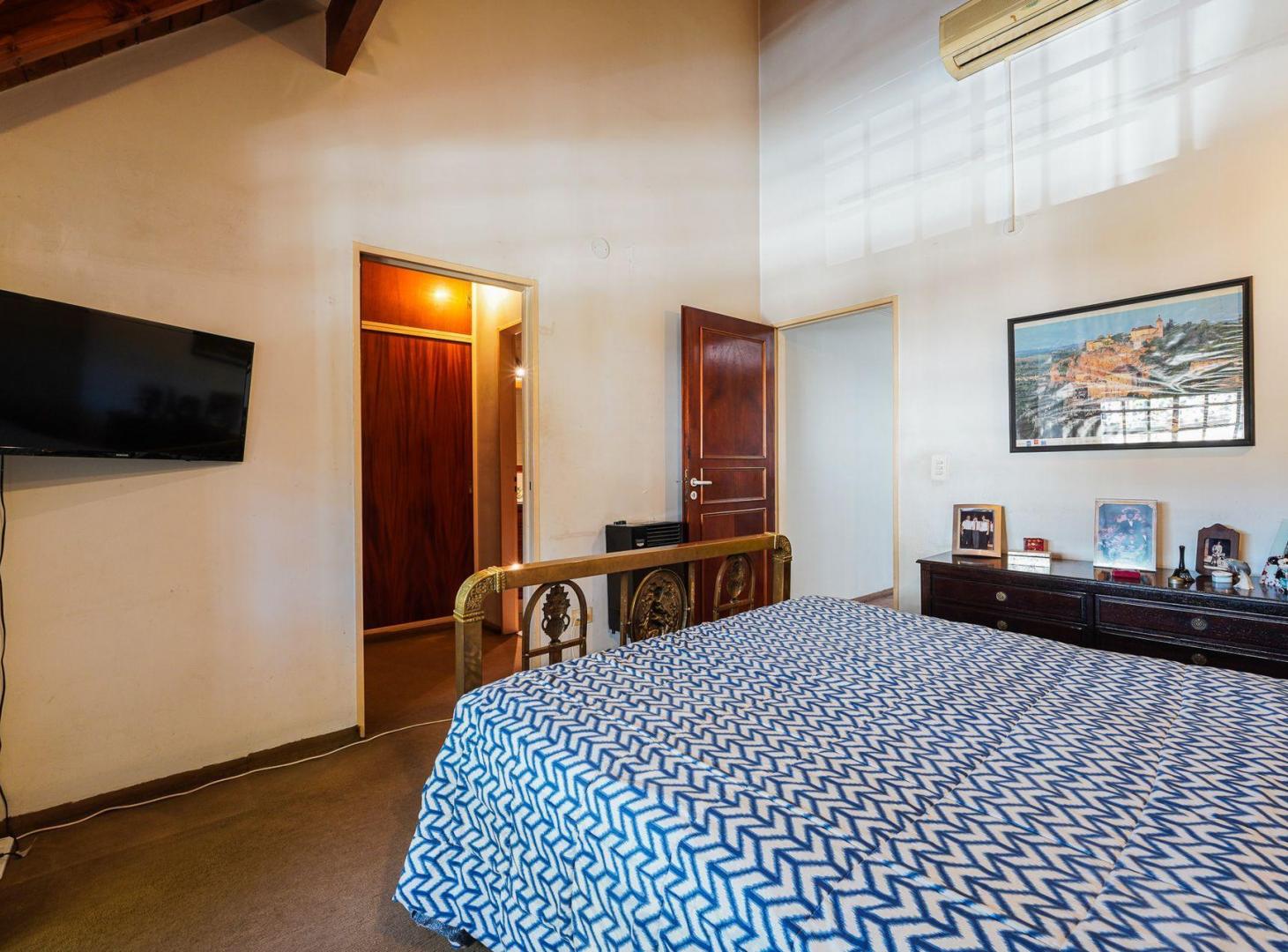 VENTA CASA LOTE PROPIO 6 AMBIENTES- VELEZ SARFIELD