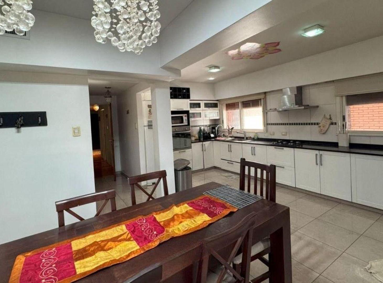 Foto de VENTA CASA CON PISCINA RAMOS MEJÍA, imagen 2