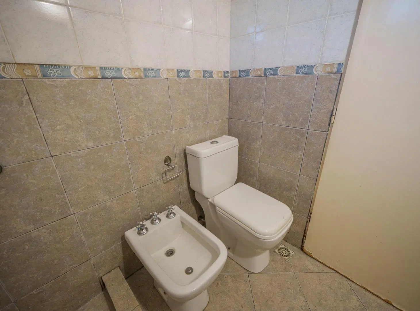 VENTA DEPTO 2 AMBIENTES CON BALCON EN RAMOS MEJIA 5