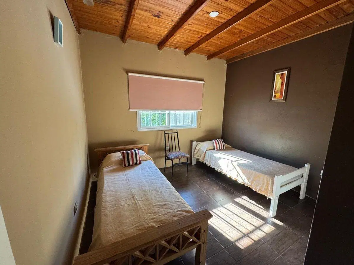 VENTA CASA 5 AMB CON JARDIN EN GENERAL RODRIGUEZ 5