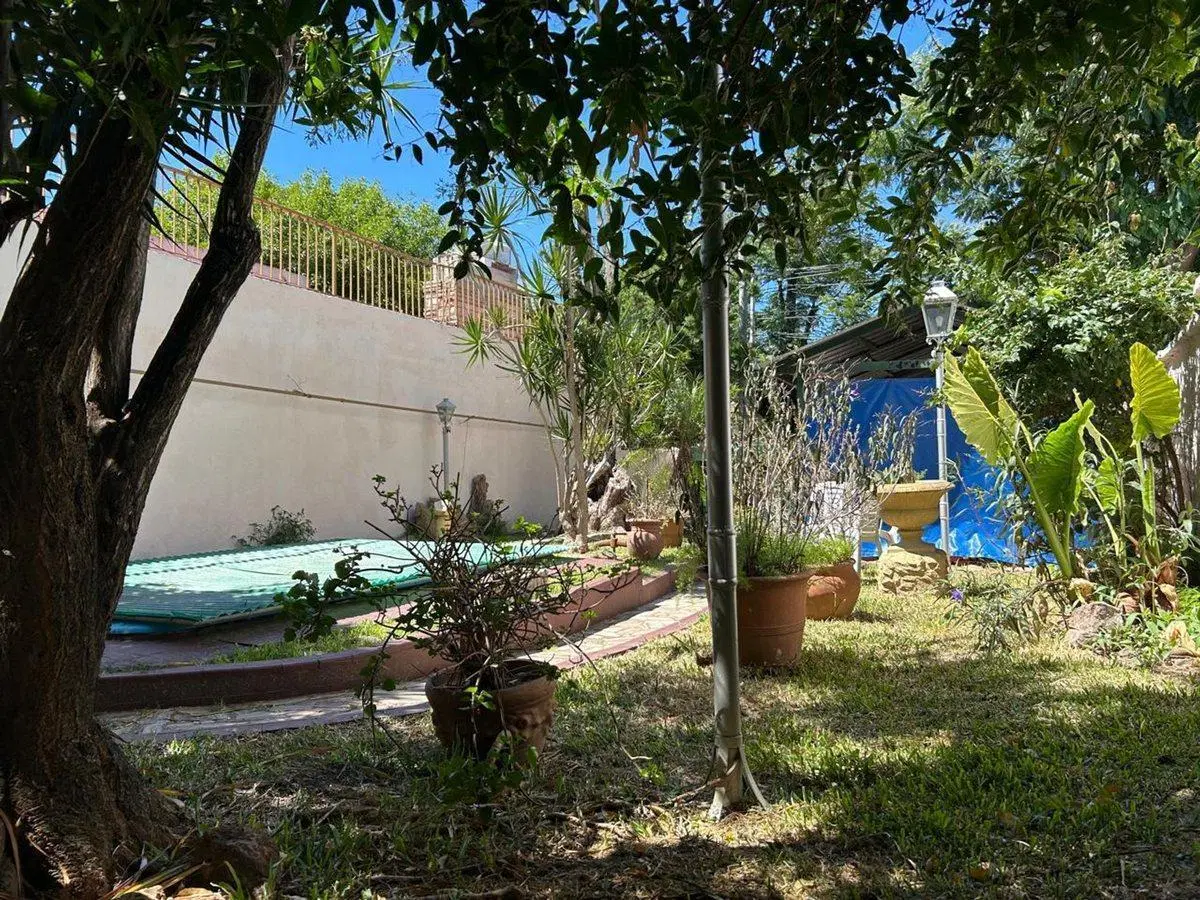 CASA CON JARDIN Y PILETA +DEPARTAMENTO- EXCELENTE 5