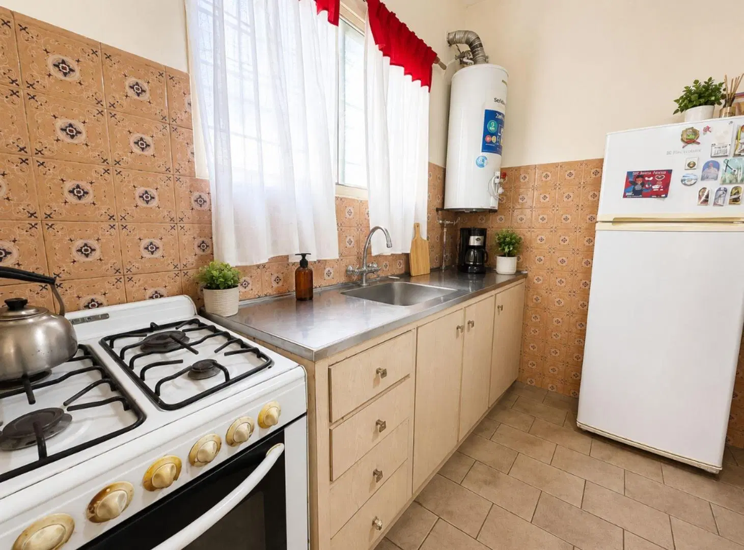 Venta Casa 4 Amb. Cochera, Patio (Acepta Permuta) 8