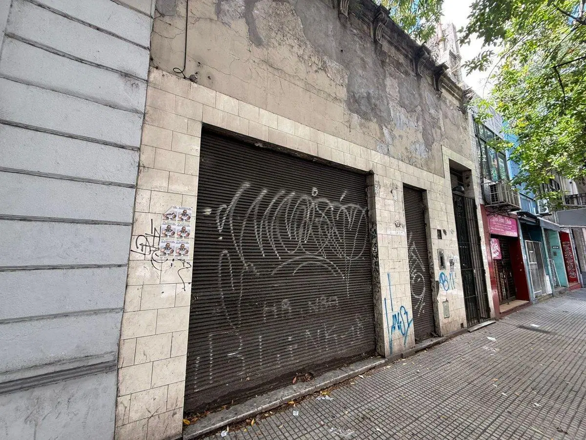VENTA LOTE DOBLE FRENTE EN BALVANERA 5